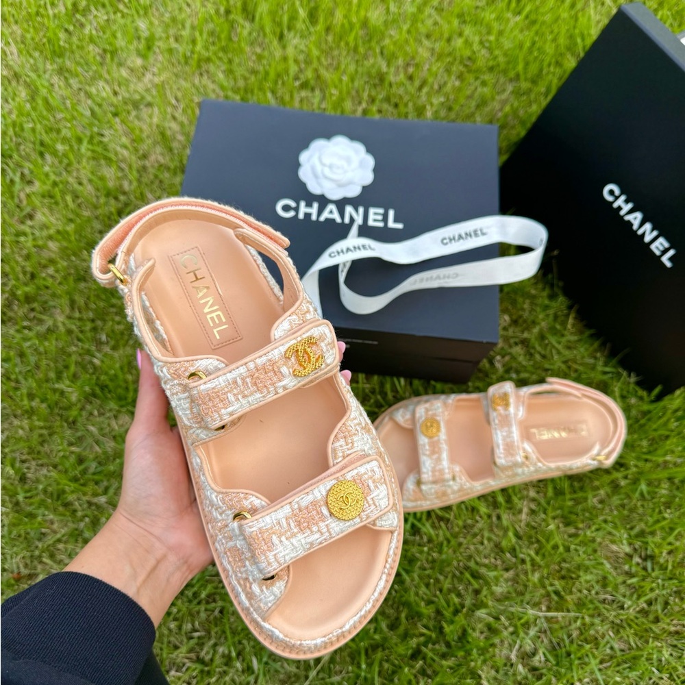 CHANEL Peach Tweed Platform Sandals with Gold CC Hardware - Picture 7 of 9
